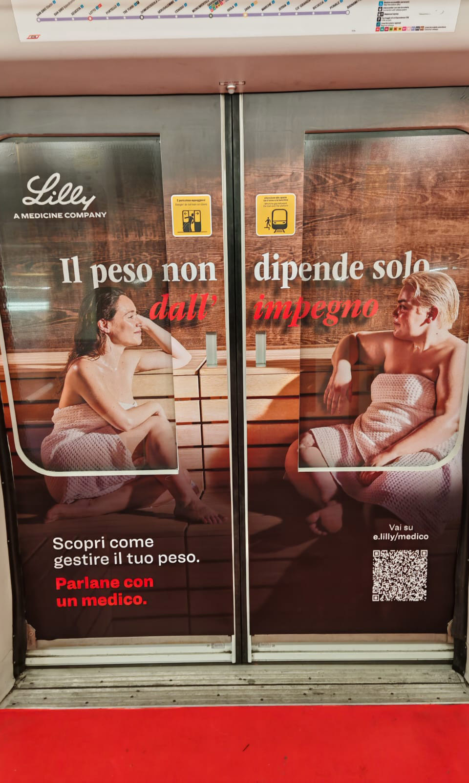 Allestimento Partial Immersive con pavimentazione totale su treno M5