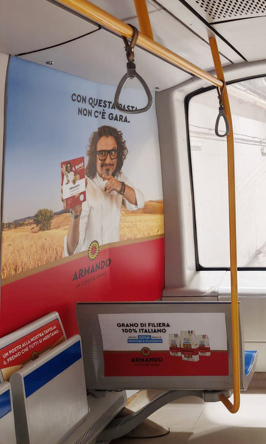 Allestimento Plus su un treno della Linea M5