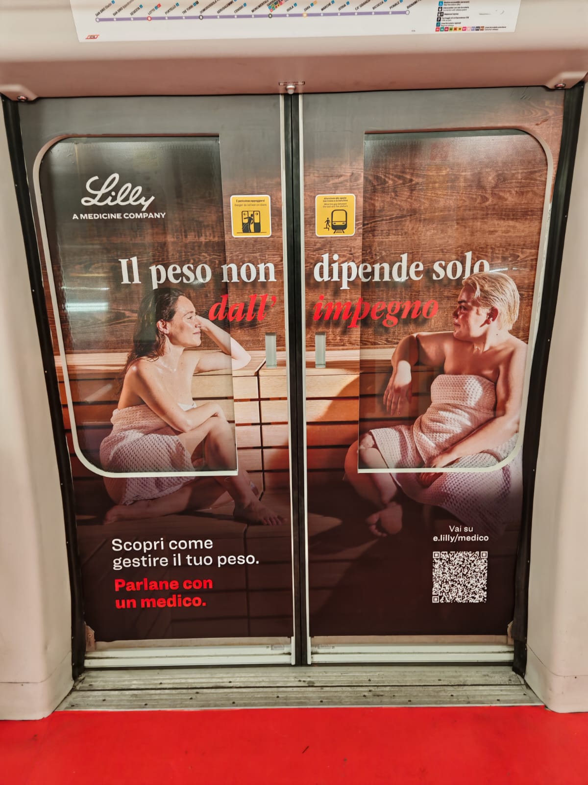 Lilly · A Medicine Company · allestimento Partial Immersive su treno M5