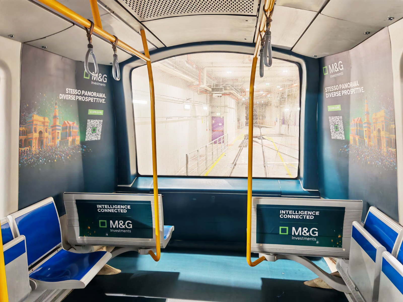 Allestimento M&G Investments su treno della Metropolitana M5